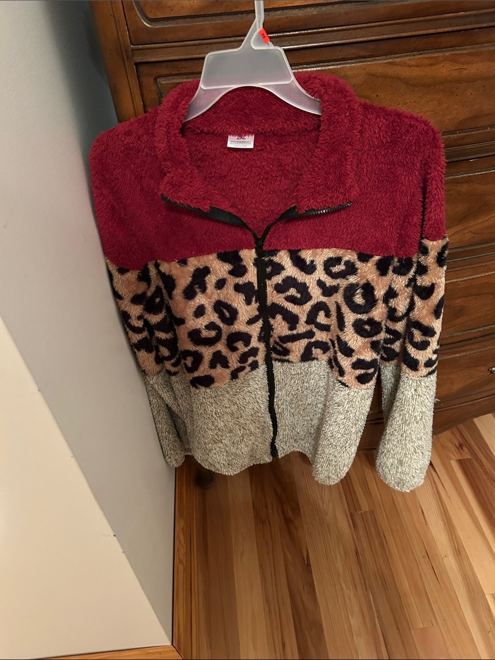 Colorblock Leopard Plush Zip-Up Cardigan - Red/Beige/Gray